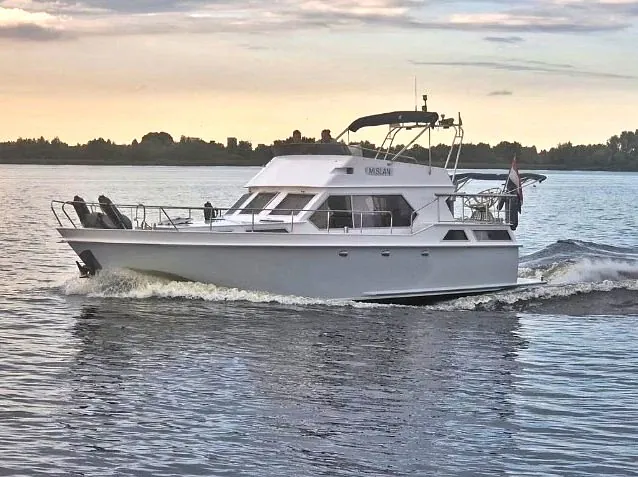 Condor 116 flybridge
