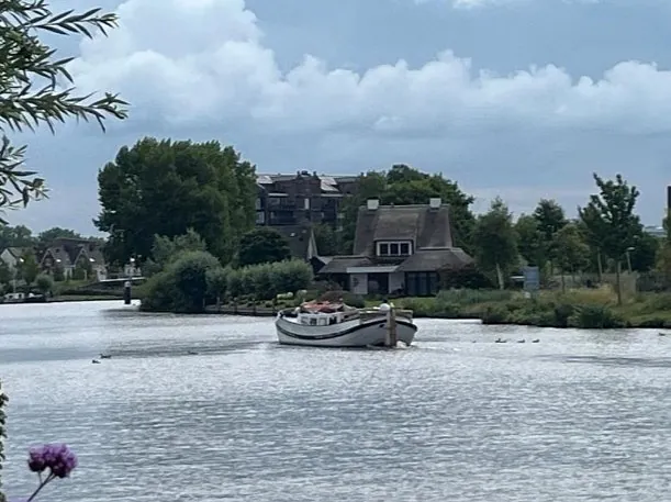 Motortjalk “De Witte Beer”