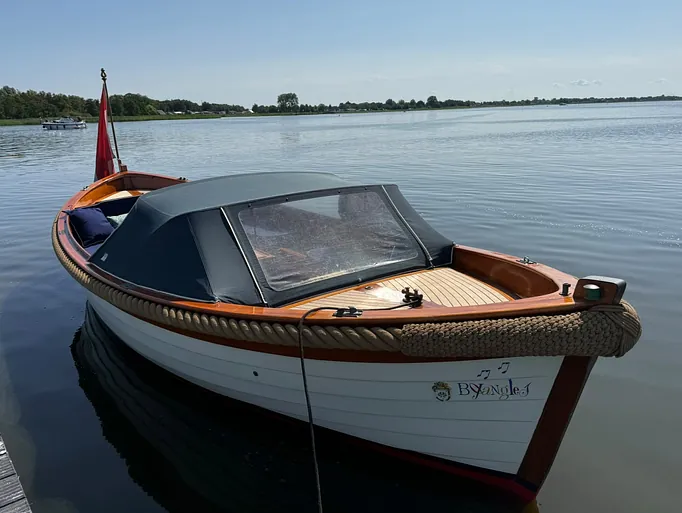 Wester Engh 810 Classic met boegschoef