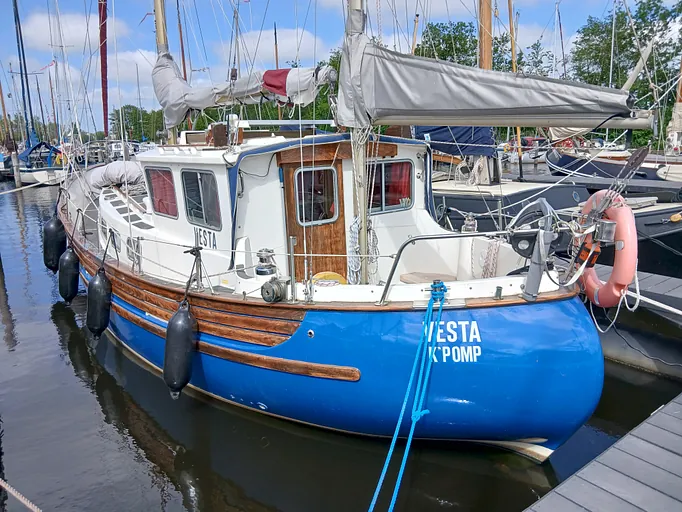 Fisher 34 - Vesta