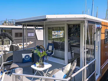Flexmobil Houseboat