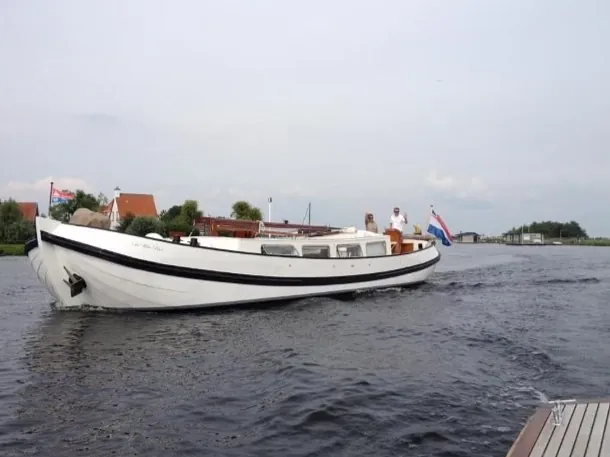 Motortjalk “De Witte Beer”