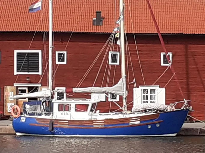 Fisher 34 - Vesta