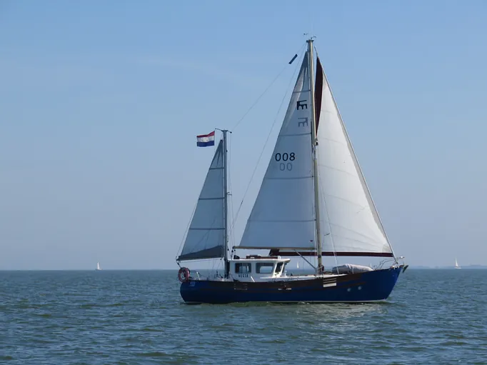 Fisher 34 - Vesta
